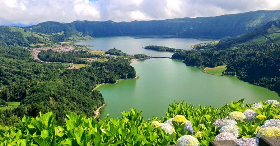private-tour-half-day-sete-cidades-and-pineapple-production