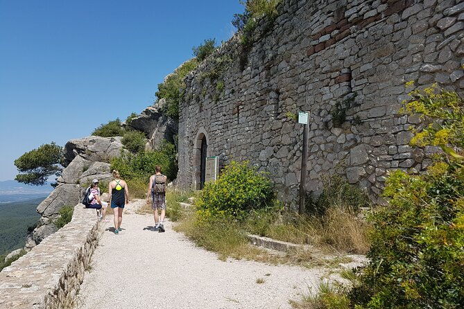 private-tour-hike-and-wine-tasting-at-the-penedes