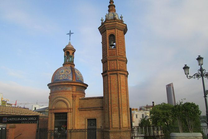 private-tour-royal-palacecathedralwalk-along-the-rivertriana-neighbourhood