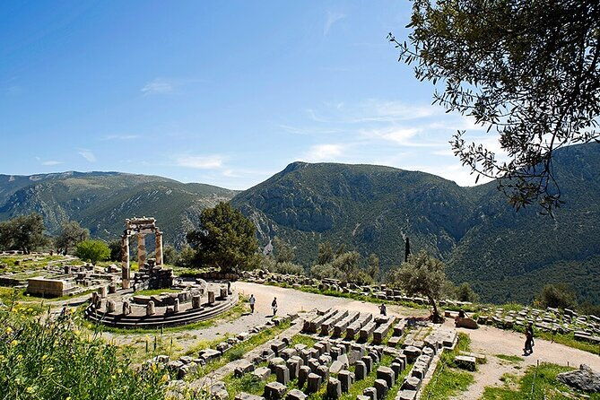 private-tour-to-delphi-from-athens-with-a-licensed-guide
