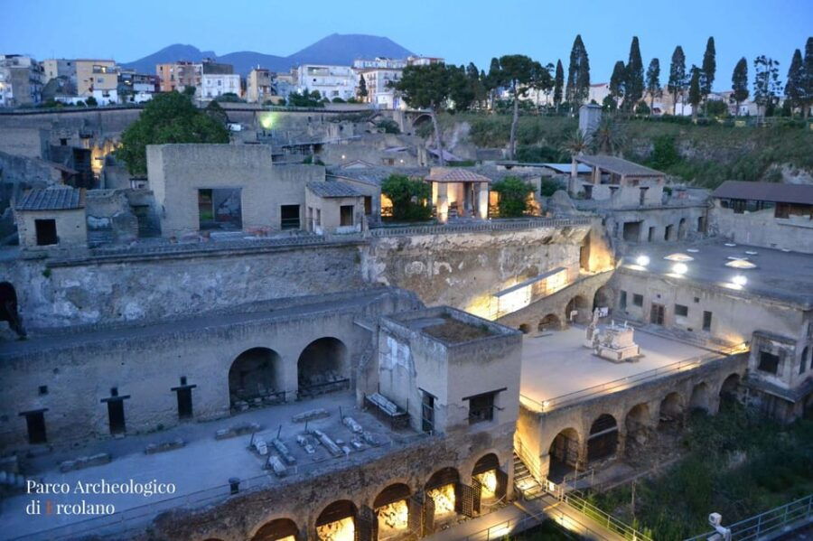 private-tourpompeii-and-herculaneum-excavations-with-guide-from-naples