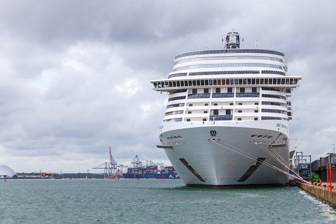 private-transfer-from-london-to-southampton-with-stonehenge-stop