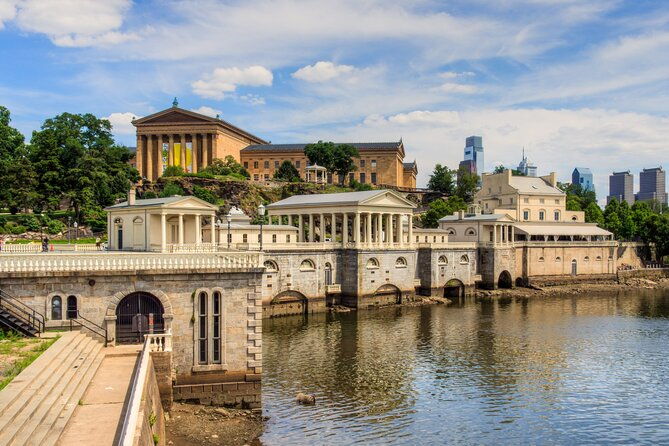 Private Transfer: Philadelphia to Philadelphia Airport PHL in Luxury SUV