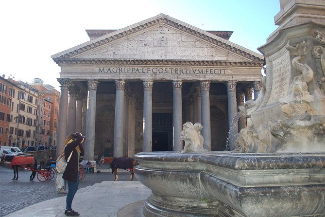 private-walking-tour-of-roman-squares-and-fountains-plus-the-pantheon