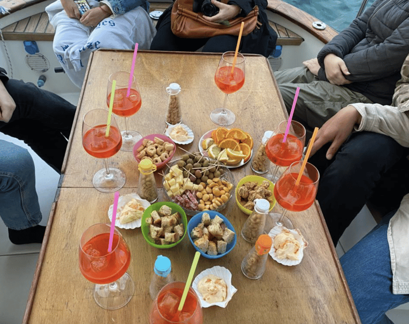 procida-boat-tour-around-the-island