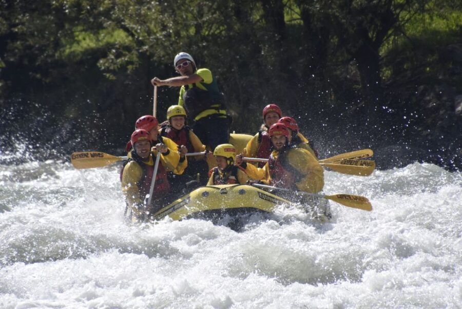 rafting-classic-with-extreme-waves