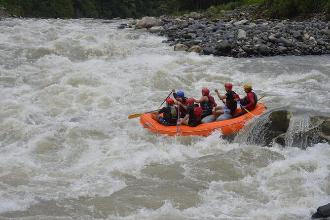 rafting-in-the-upper-pastaza-level-iii-iv-the-best-of-the-best