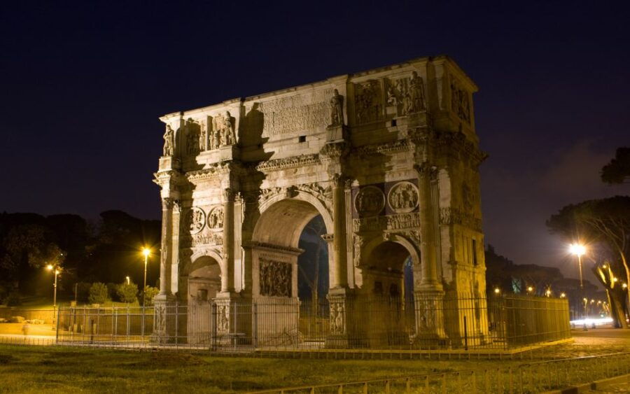 rome-hop-on-hop-off-bus-colosseum-guided-tour