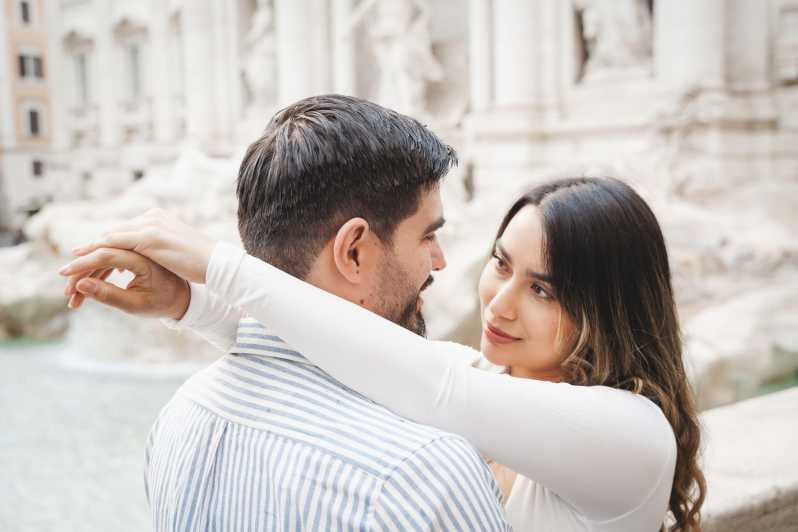 rome-romantic-couple-photoshoot-at-trevi-fontain