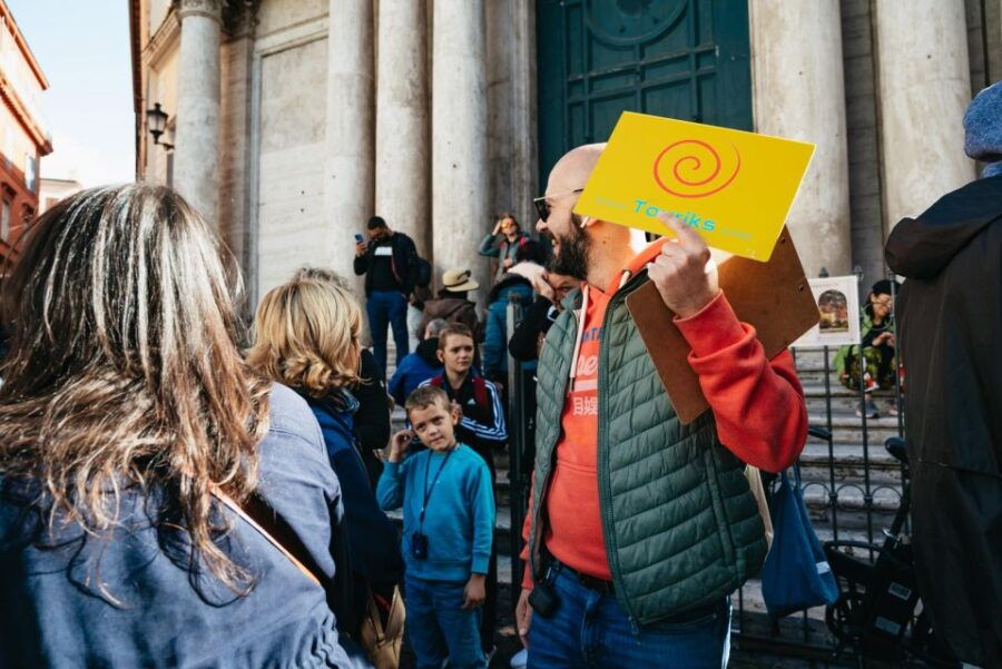 rome-trevi-fountain-and-underground-guided-tour