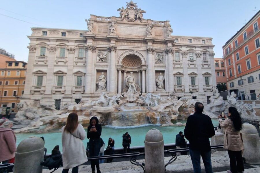 rome-trevi-fountain-underground-guided-and-walk-city-tour