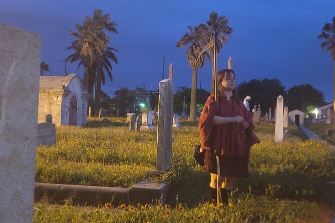 Secret Society Cemetery Walking Tour in Galveston