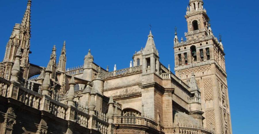 seville-cathedral-real-alcazar-private-tour-with-tickets