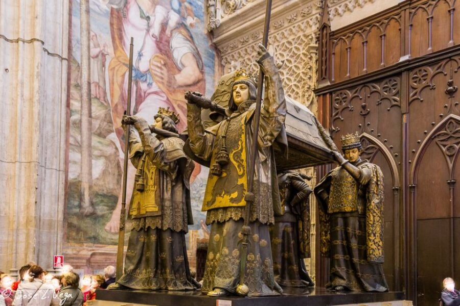 seville-small-group-cathedral-and-giralda-tour-with-tickets