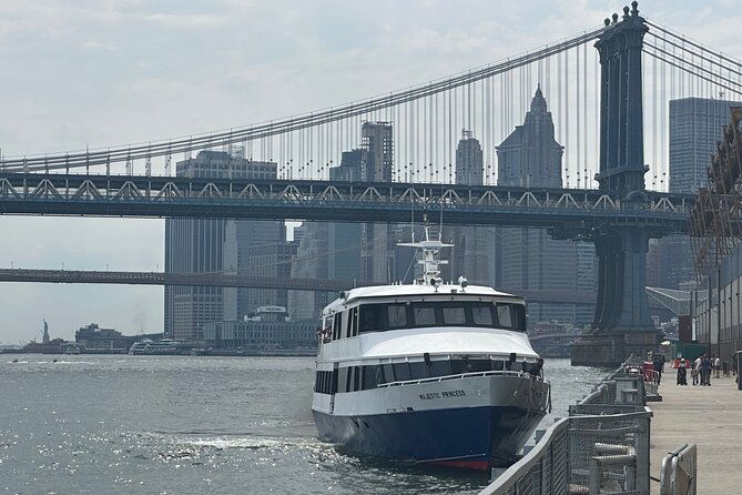 sightseeing-cruise-at-lady-liberty-skyline-and-bridges