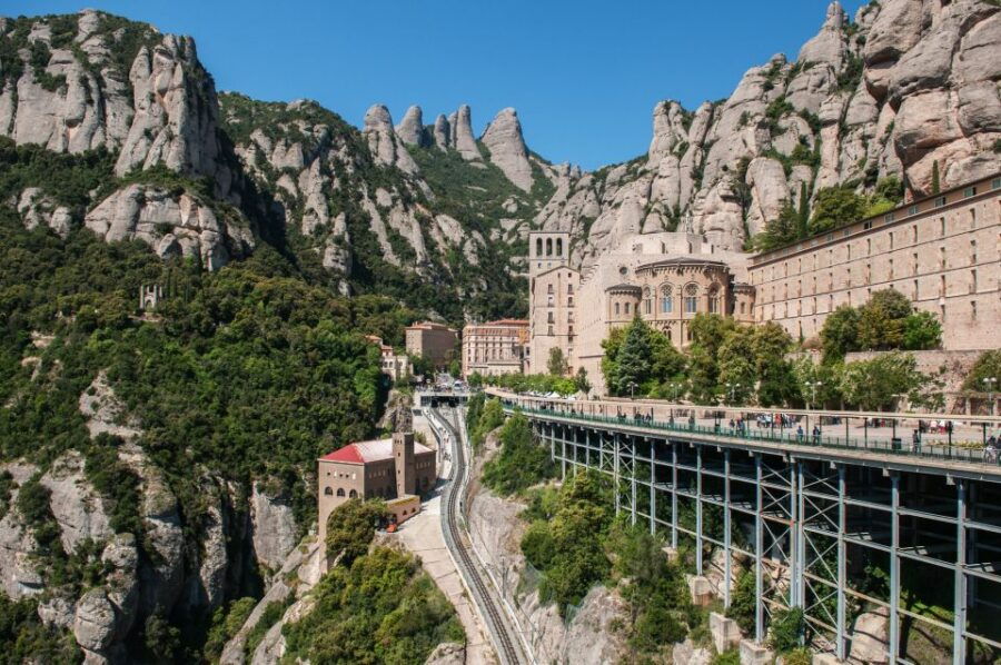skip-the-line-barcelona-montserrat-tour-with-pick-up