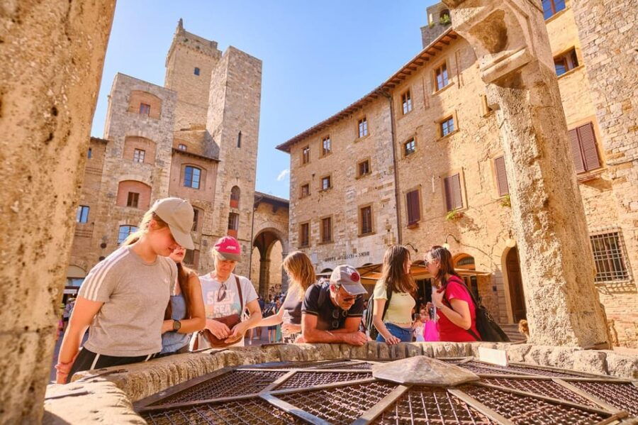 small-group-tour-to-siena-san-gimignano-with-chianti-wine