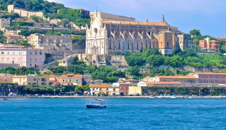 sperlonga-boat-tour-to-gaeta-with-pizza-and-drinks