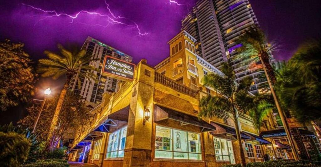 St. Petersburg: Ghosts and Spirits Haunted Walking Tour