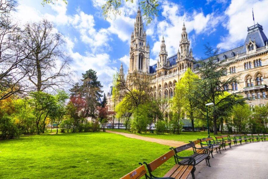 st-stephens-cathedral-top-churches-of-vienna-old-town-tour