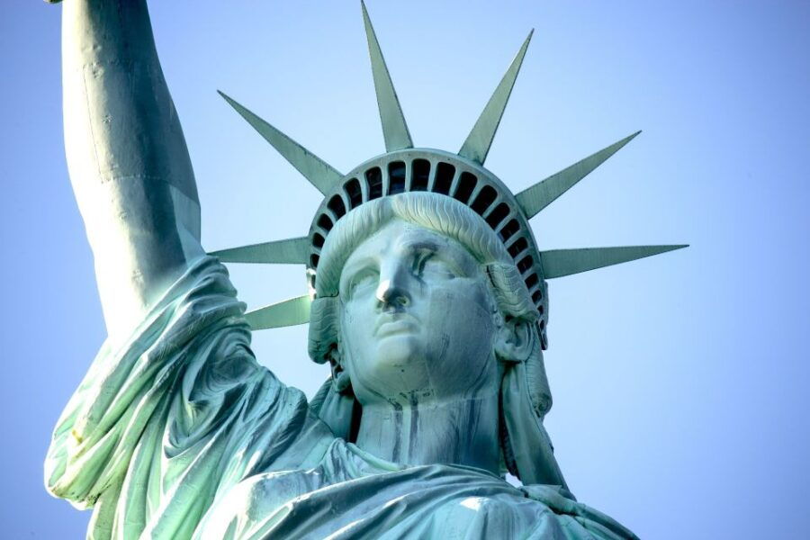 statue-of-liberty-and-ellis-island-guided-tour-2