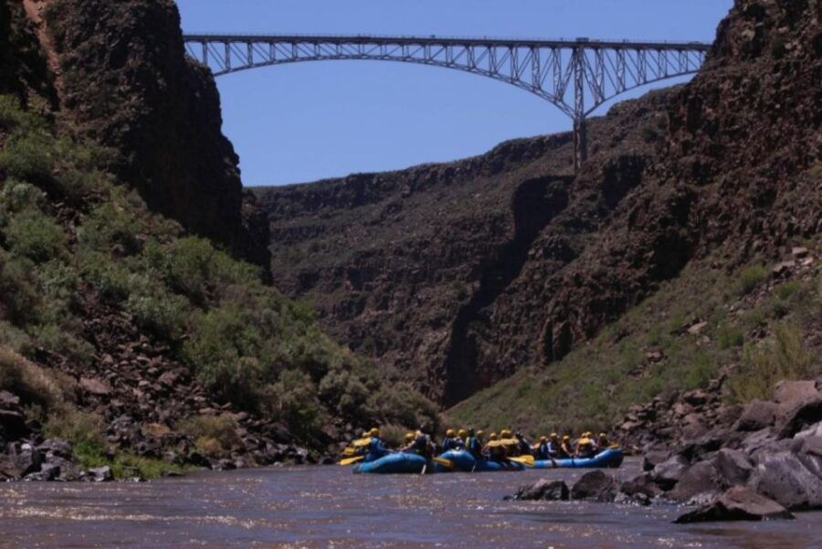 taos-santa-fe-rio-grande-class-iv-taos-box-rafting