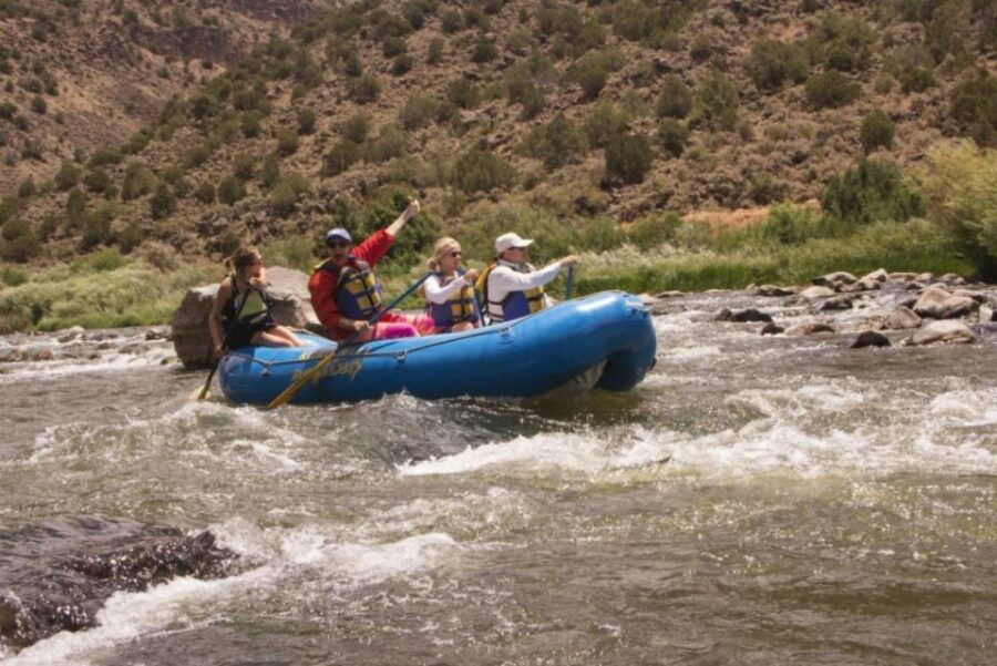 taos-santa-fe-rio-grande-half-day-float-trip