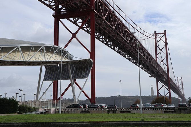 tour-in-lisbon-with-visit-to-belem-cristo-rei-and-pillar-7-reality-experience