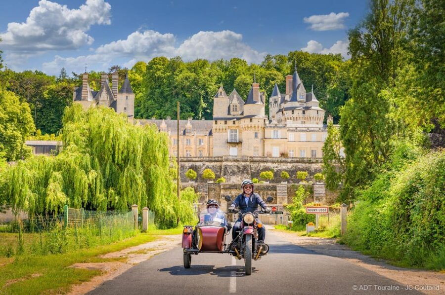 tours-all-of-loirevalley-in-a-sidecar