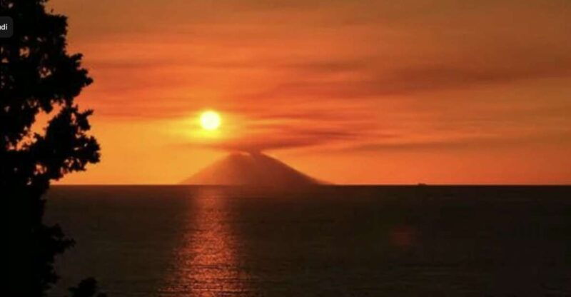 tropea-sunset-costa-degli-dei-boat-tour-with-swimming