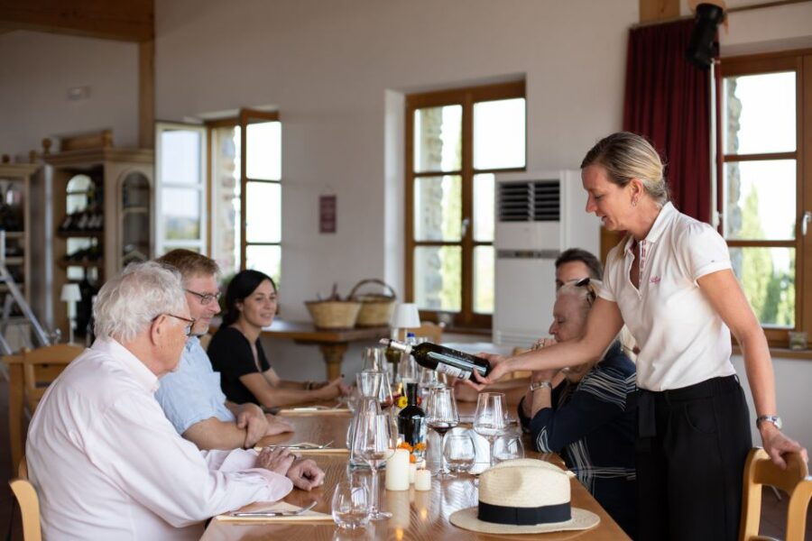 tuscany-classic-wine-tasting