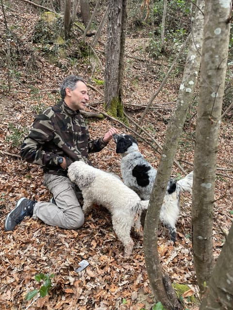 tuscany-truffle-hunting-experience-with-tasting