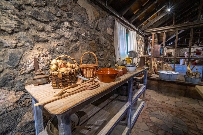 twin-ticket-casa-de-los-balcones-molino-de-gofio-del-hoyo