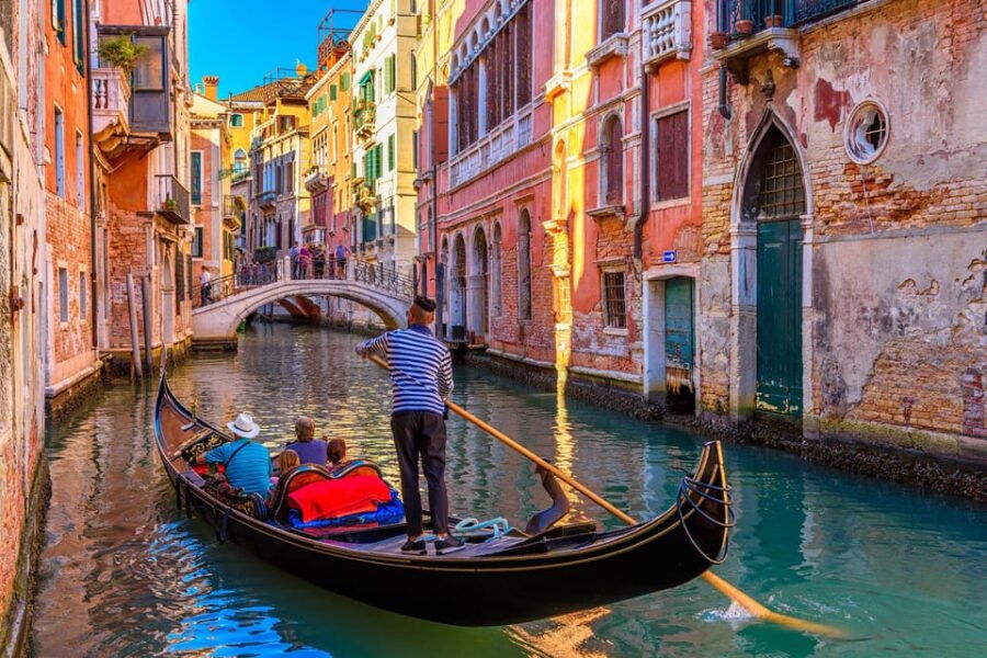 venice-private-gondola-ride-experience