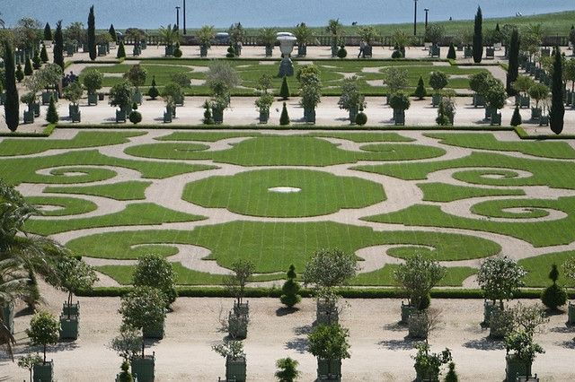 versailles-giverny-day-tour-with-lunch-at-moulin-de-fourges