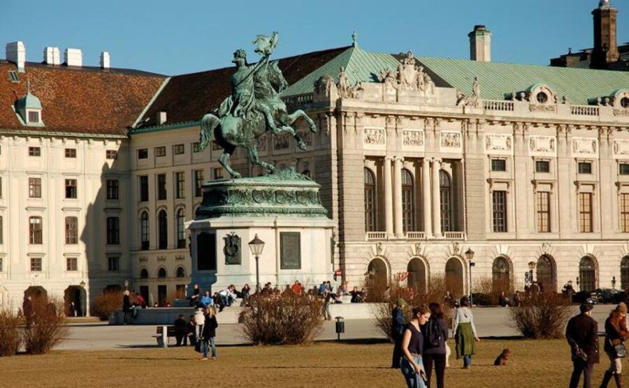 vienna-and-skip-the-line-schonbrunn-palace-private-tour