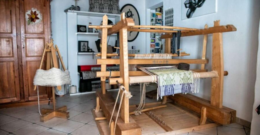 villacidro-sardinian-weaving-workshop-local-experience
