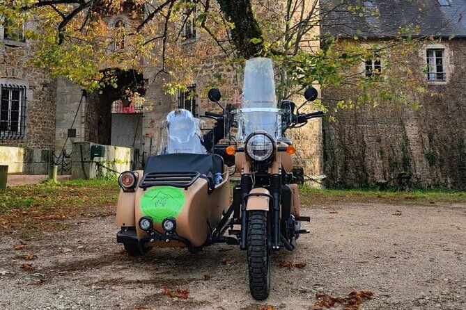 vintage-sidecar-ride-in-auvergne