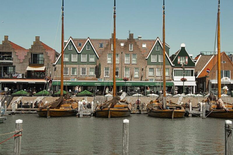 volendam-in-1-day-walking-tour-with-digital-guide
