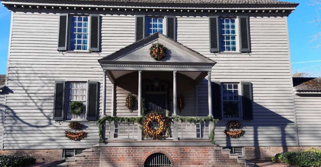 Williamsburg: Christmastime in Virginia Walking Tour