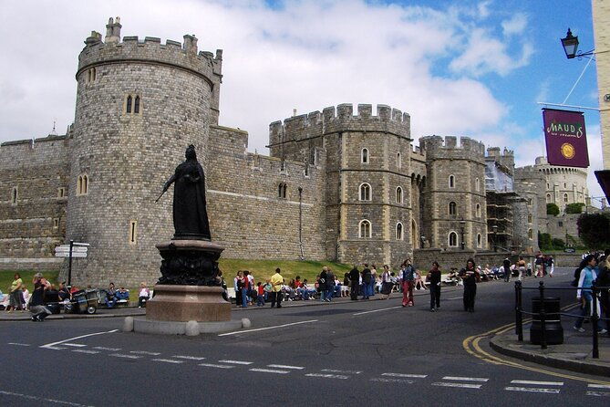 windsor-castle-hampton-court-palace-private-tour-with-admission