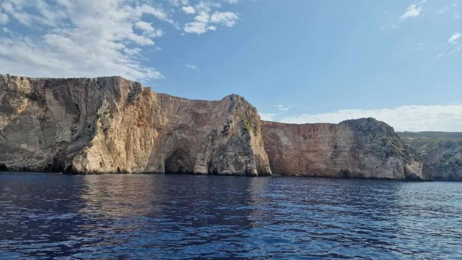 zakynthos-shipwreck-beach-blue-caves-and-xigia-cave-tour