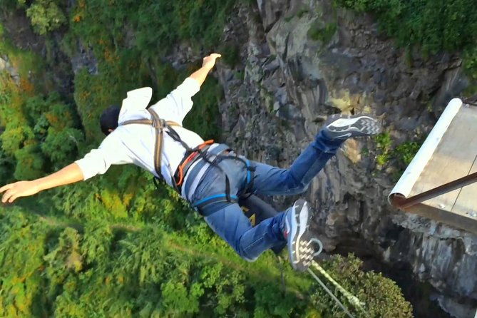 2-day-private-tourquilotoa-lake-banos-waterfalls-andes-mountains-experience