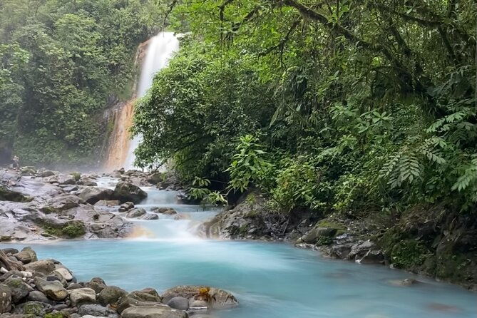 2-days-adventure-to-blue-waterfalls-with-volcano-tour