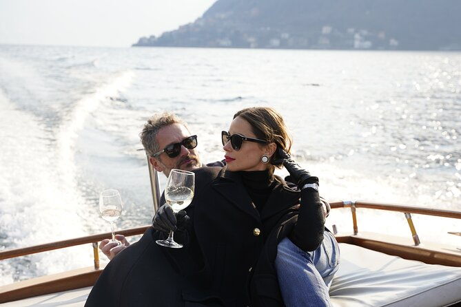 2-hour-private-tour-in-lake-como-with-classic-wooden-boat