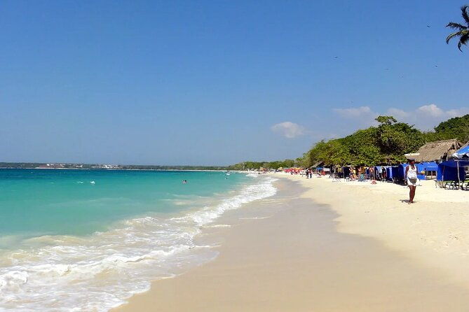 21-rosario-island-and-quiet-beach-by-boat-oceanarium