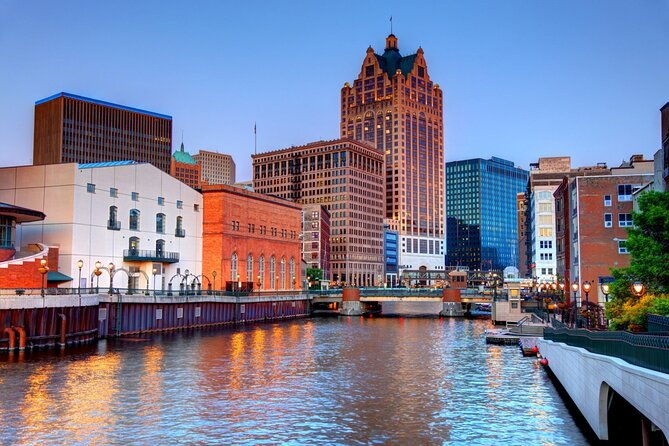 2-hours-private-tour-of-milwaukee-marvels