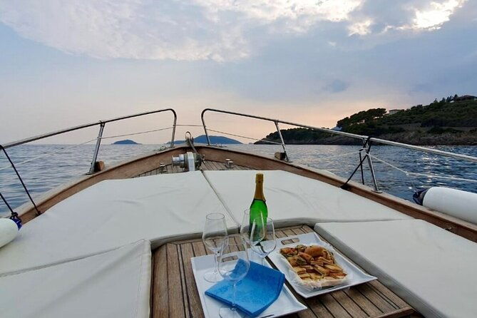 3-hours-sunset-boat-tour-to-golfo-dei-poeti-shared