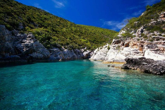 5-islands-private-boat-tourblue-cavehvarpakleni-islands