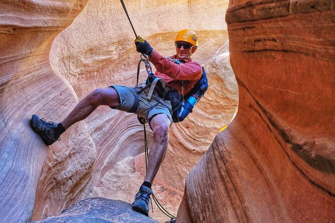 adventurous-canyoneering-slot-canyon-small-group